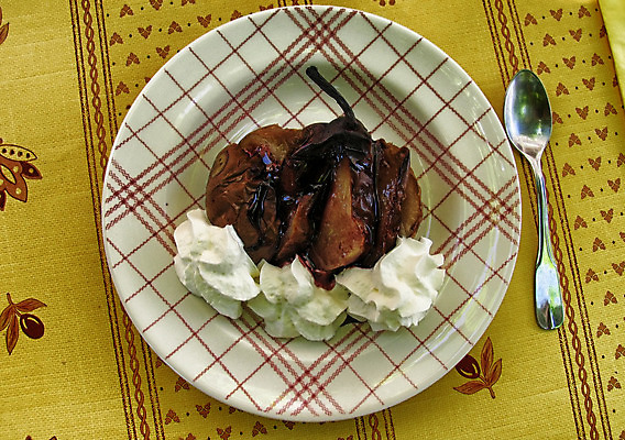 포토 JPG 해외이미지 접시 음식 과일 디저트 요리 사람없음 식당 식사 저녁식사 프랑스 신선 맛 프랑스어 점심식사 프로방스 휘핑크림 해외202004 해외포토 문자 식기 유럽 컨셉 상점 크림 휘핑 파일형식 이미지허브