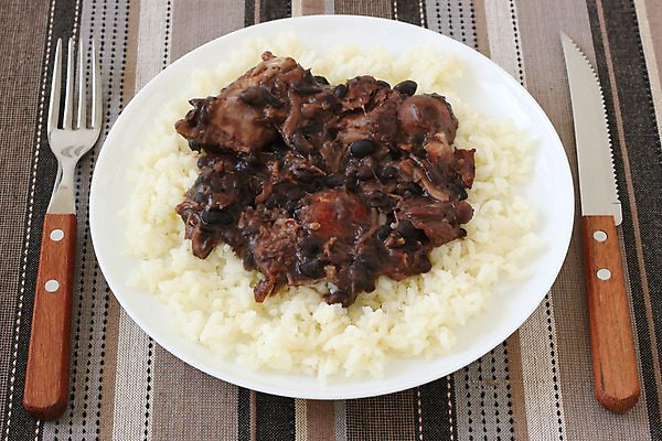 포토 JPG 해외이미지 접시 음식 포크 밥 콩 육류 사람없음 저녁식사 소시지 칼 포르투갈 먹기 점심식사 삶기 전국 해외202004 해외포토 식기 유럽 식재료 모션 곡류 식사 가공식품 파일형식 이미지허브