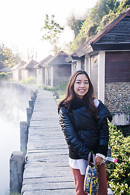 포토 JPG 해외이미지 모델 라이프스타일 응시 드레스 공원 여자 행복 아시아 여행 태국 자연 휴가 휴식 산 따뜻함 건강 한명 미소 동양인 성인 야외 초록색 물 스파 봄 젖음 뜨거움 개울 숲 순수 휴양지 내추럴 유황 이국적 전국 해외202004 해외포토 자연요소 1 시선 옷 계절 공공시설 감정 나라 컬러 컨셉 표정 사람 인종 생활 강 장소 생태계 파일형식 이미지허브