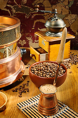 포토 JPG 해외이미지 음료 음식 백그라운드 아침 휴식 콩 사람없음 컵 독서 갈색 상점 주방 식당 숟가락 검은색 어둠 카페 마시기 뜨거움 시장 맛 아침식사 낟알 컵받침 상쾌 향기 주말 카푸치노 에스프레소 점심식사 모카 카페인 부족함 해외202004 해외포토 주간 식기 감정 커피 컬러 컨셉 모션 곡류 수저 식사 받침대 냄새 파일형식 이미지허브