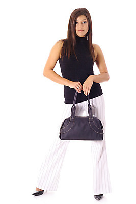 포토 JPG 해외이미지 백인 모델 라이프스타일 옷 여자 문화 얼굴 백그라운드 가방 비즈니스 한명 미소 사람 성인 10대 쇼핑 청춘 유행 우주 검은색 흰색 청바지 도시 비즈니스우먼 화려 지갑 히스패닉 고립 스페인어 스타일 해외202004 해외포토 서양인 1 잡화 컬러 컨셉 바지 청소년 표정 생활 신체부위 직장인 파일형식 이미지허브