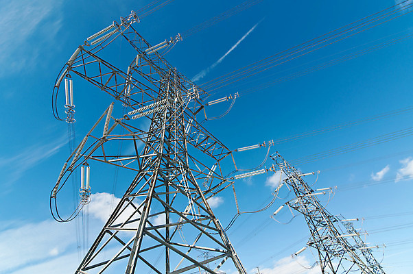 포토 JPG 해외이미지 구름 하늘 사람없음 야외 가로 파란색 컬러풀 탑 사진촬영 힘 에너지 전선 철탑 철강 해외202004 해외포토 자연요소 건축물 컬러 촬영 파일형식 이미지허브