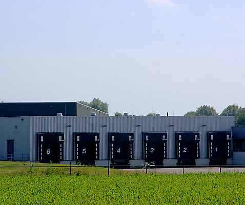 포토 JPG 해외이미지 산업 농업 비즈니스 교통시설 사람없음 건물 숫자 문 화물 만 창고 시작 상업 수납 짐차 트레일러 로딩 분배 해외202004 해외포토 문자 건축물 교통 자동차 운송업 시설 파일형식 이미지허브