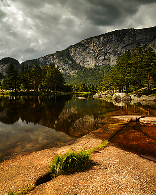 포토 JPG 해외이미지 자연 북유럽 노르웨이 풍경 사람없음 야외 물 여름 강 계곡 암초 삼림지대 스칸디나비아 해외202004 해외포토 자연요소 계절 유럽 숲 생태계 파일형식 이미지허브