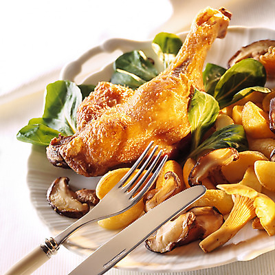 포토 JPG 해외이미지 접시 음식 조각 부분 육류 요리 동양인 사람없음 갈색 식당 검은색 식사 저녁식사 치킨 중국 어둠 흰색 그릴 바비큐 굽기 유기농 매움 깨 점심식사 대두 드럼스틱 해외202004 해외포토 식기 웰빙 아시아 컬러 식재료 주방용품 인종 상점 조미료 맛 구이 닭고기요리 파일형식 이미지허브