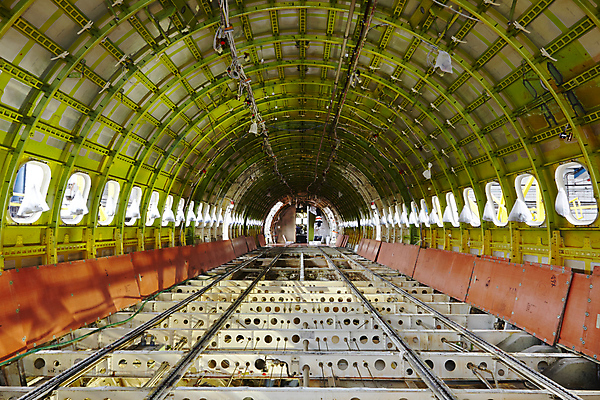 포토 JPG 해외이미지 식물 산업 여행 창문 공장 교통시설 비행기 안전 사람없음 과학기술 업무 작업장 수리 큼 버리기 서비스 준비 제트기 무거움 공학 유지 대패 돌봄 설치 해외202004 해외포토 교육 교통 공업 항공교통 모션 대중교통 기술 작업 무게 크기 시설 파일형식 이미지허브