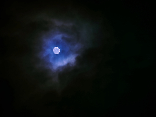 포토 JPG 해외이미지 구름 디자인 실루엣 별 백그라운드 패턴 자연 하늘 표면 풍경 사람없음 물 파란색 빛 태양 반사 지구본 우주 검은색 어둠 행성 할로윈 인공위성 보름달 달 분위기 야간 신비 달빛 가득함 장면 점성술 공상 천문학 궤도 내추럴 광 여의주 수평선 해외202004 해외포토 자연요소 교육 컬러 컨셉 무늬 통신 촬영기법 생태계 파일형식 이미지허브