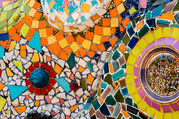 포토 JPG 해외이미지 전통 아시아 종교 문화 아들 얼굴 여행 백그라운드 패턴 불교 건축양식 태국 미술 동양인 사람없음 장식 컬러풀 여행객 평화 믿음 흰색 사찰 도자기 사발 황금 땅 타일 모자이크 특별함 많음 해외202004 해외포토 건축 감정 나라 컬러 컨셉 무늬 가족 종교건축 문화예술 사람 인종 신체부위 사기그릇 파일형식 이미지허브