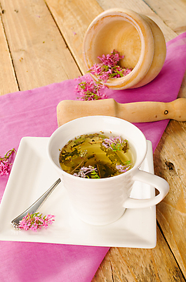 포토 JPG 해외이미지 음료 건강 사람없음 컵 가로 약재 약초 허브 내추럴 막자 자연요법 정물화 투입 해외202004 해외포토 식물 식기 모션 약 풀_식물 그림 파일형식 이미지허브