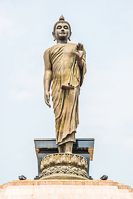 포토 JPG 해외이미지 아시아 종교 문화 여행 불교 건축양식 태국 휴가 서기 사람 동양인 풍경 사람없음 건물 파란색 빛 교회 여행객 일출 일몰 궁전 도시 사찰 역사 황금 야간 옛날 이국적 해외202004 해외포토 자연요소 건축물 건축 나라 컬러 고건축 종교건축 모션 인종 노을 파일형식 이미지허브