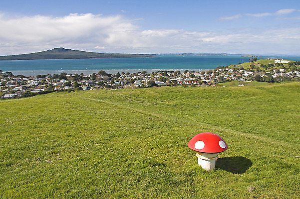 포토 JPG 해외이미지 구름 공원 섬 여행 자연 하늘 산 풍경 사람없음 야외 빨간색 초록색 물 파란색 관광지 흰색 만 화산 뉴질랜드 태평양 폴리네시아 교외 해외202004 해외포토 자연요소 공공시설 바다 컬러 오세아니아 생태계 파일형식 이미지허브