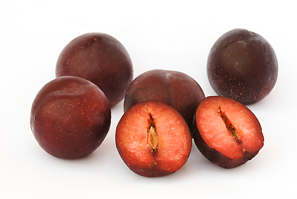 포토 JPG 해외이미지 음식 백그라운드 과일 부분 건강 사람없음 바위 흰색 달콤 맛 자두 고립 해외202004 해외포토 컬러 컨셉 돌_바위 파일형식 이미지허브