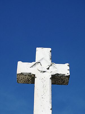 포토 JPG 해외이미지 주간 종교 조각 십자가 조류 하늘 사람없음 세로 파란색 교회 믿음 죽음 무덤 심볼 묘사 사인 비둘기 기념물 목각 천연기념물 숭배 신앙심 장례식 해외202004 해외포토 자연요소 동물 감정 컬러 종교건축 건물 파일형식 이미지허브