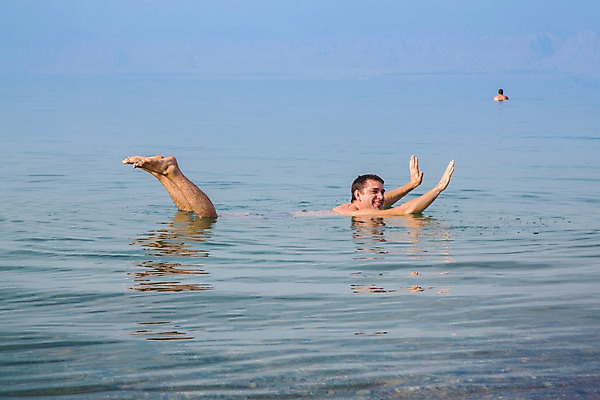 포토 JPG 해외이미지 남자 행복 얼굴 파도 바다 여행 자연 휴가 휴식 수영장 건강 한명 사람 성인 치료 물 태양 여행객 수영 목욕 거울 죽음 중앙 피부 휴양지 소금 동쪽 돌봄 요르단 이스라엘 절임 혼자 해외202004 해외포토 자연요소 1 감정 음식 컨셉 중동 의학 모션 신체부위 청결 장소 수상스포츠 방향 생태계 서아시아 파일형식 이미지허브