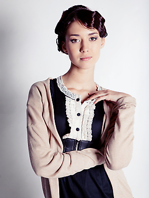 포토 JPG 해외이미지 백인 모델 1 라이프스타일 헤어스타일 응시 드레스 여자 행복 포즈 결혼 갈색머리 한명 사람 유행 흰색 축하 신선 우아함 순수 입술 명상 복고 고립 천진난만 해외202004 해외포토 서양인 시선 옷 감정 컬러 컨셉 이벤트 생활 신체부위 파일형식 이미지허브