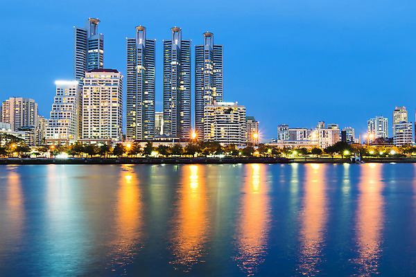 포토 JPG 해외이미지 공원 호수 여행 비즈니스 건축양식 태국 하늘 새로움 아파트 파노라마 그림자 풍경 사람없음 건물 물 빛 강 도시풍경 사무실 반사 탑 고층빌딩 새벽 도시 재산 도심 야간 큼 방콕 콘도 타운 대도시 스카이라인 넘어짐 진짜 해외202004 해외포토 자연요소 건축물 공공시설 건축 아시아 컨셉 모션 숙소 주택 촬영기법 빌딩 금융 크기 파일형식 이미지허브