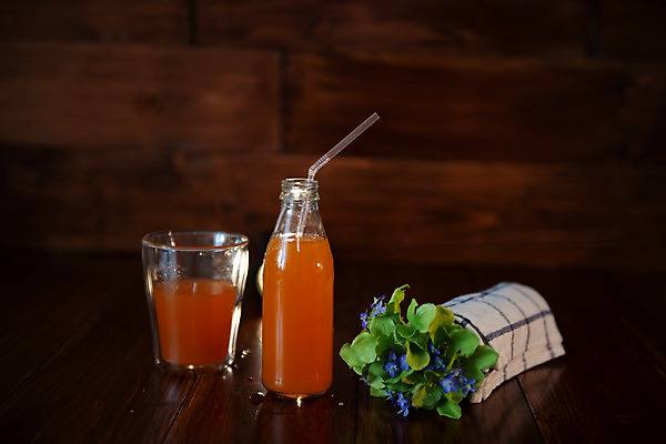 포토 JPG 해외이미지 음료 음식 조각 백그라운드 다이어트 오렌지 과일 부분 자연 유리 탁자 사슴 귤 뿔 건강 사람없음 목재 수건 노란색 주스 활발 추위 수확 흰색 신선 칵테일 액체 달콤 맛 아침식사 자르기 상쾌 유기농 슬라이스 코르크 내추럴 숙성 스무디 짜기 해외202004 해외포토 나무 웰빙 감정 컬러 가구 컨셉 농업 재료 포유류 모션 재질 주류 위생용품 식사 생태계 파일형식 이미지허브