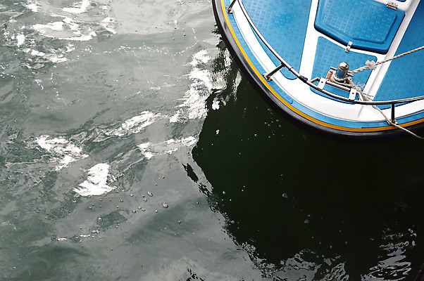 포토 JPG 해외이미지 파도 바다 여행 교통시설 자연 항해 사람없음 물 파란색 강 힘 운전 에너지 보트 티켓 재산 닫기 크루즈 갑판 속도 함선 인도네시아 연료 승객 모터보트 포트 엔진 일반 모터 로딩 디테일 해외202004 해외포토 자연요소 아시아 컬러 교통 배_교통 모션 금융 시설 생태계 파일형식 이미지허브