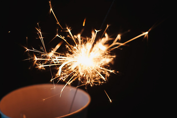 포토 JPG 해외이미지 디자인 계절 포즈 백그라운드 크리스마스 겨울 불 휴가 불꽃 새로움 폭죽 불꽃놀이 사람없음 빛 파티 검은색 축제 어둠 기쁨 에너지 축하 황금 야간 연도 싱글 마법 고립 광 효과 해외202004 해외포토 자연요소 기념일 감정 컬러 컨셉 놀이 이벤트 파일형식 이미지허브