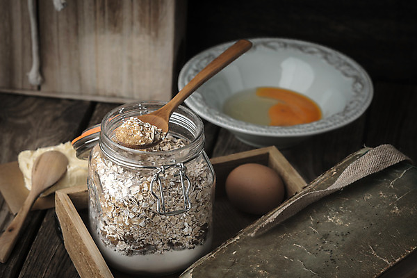 포토 JPG 해외이미지 접시 밧줄 음식 벽 백그라운드 장신구 유리 탁자 건강 사람없음 목재 옆모습 책 초록색 상자 노란색 쌓기 주방 계란 숟가락 검은색 회색 도자기 질감 밀가루 버터 성분 구성 양피지 오트밀 정물화 프로방스 해외202004 해외포토 나무 식기 줄 뷰포인트 컬러 가구 재료 모션 재질 수저 알 가루 그림 파일형식 귀리 이미지허브