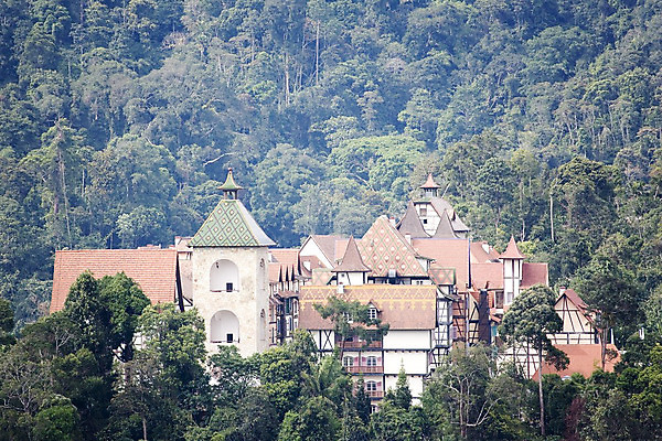 포토 JPG 해외이미지 나무 식물 아시아 여행 잎 건축양식 자연 휴가 풍경 사람없음 건물 초록색 환경 프랑스 시골 황무지 숲 열대우림 말레이시아 내추럴 프랑스어 고립 삼림지대 이국적 파라다이스 해외202004 해외포토 문자 건축물 건축 유럽 나라 컬러 생태계 파일형식 이미지허브