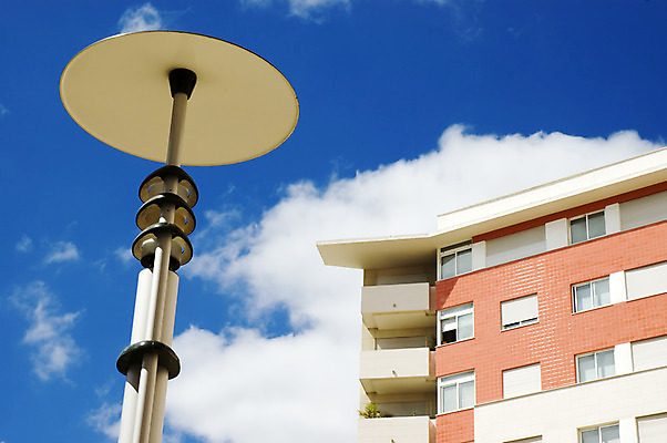 포토 JPG 해외이미지 1 디자인 건축양식 하늘 조명 주택 이야기 안전 사람없음 야외 건물 장식 가로 빛 유행 금속 맑음 힘 흰색 램프 도시 원형 재산 우아함 플라스틱 묘사 지역 이웃 병실 구역 소셜 인구 진짜 해외202004 해외포토 도형 건축물 건축 컬러 컨셉 재질 날씨 병원 금융 파일형식 이미지허브