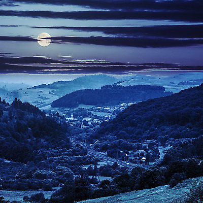 포토 JPG 해외이미지 유럽 별 도로 지구 여행 백그라운드 곡선 교통시설 자연 하늘 산 풍경 사람없음 야외 목재 초록색 여름 빛 마을 검은색 어둠 행성 기차 달 시골 야간 숲 가득함 언덕 알프스 공상 타운 굴곡 해외202004 해외포토 자연요소 나무 계절 나라 길 선 육상교통 컬러 교통 재료 대중교통 우주 도시 시설 생태계 파일형식 이미지허브