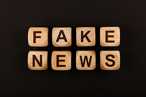 포토 JPG 해외이미지 문장 백그라운드 컨셉 텍스트 통신 사람없음 목재 단어 컬러풀 우주 검은색 쪽지 블록 정보 속임수 메시지 뉴스 닫기 정상 편지 큐브 사인 문제 위반 강렬 거짓 거짓말 소셜 이슈 해외202004 해외포토 나무 문자 컬러 재료 모션 파일형식 이미지허브