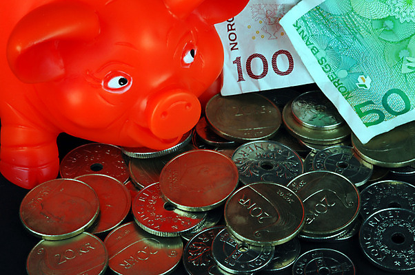 포토 JPG 해외이미지 1 종이 얼굴 컨셉 돈 비즈니스 노르웨이 사람없음 금융 동전 저축 돼지저금통 돼지 절약 수집 오브젝트 투자 결제 5 가치 계좌 삽입 해외202004 해외포토 유럽 포유류 신체부위 경제 숫자 저금통 재산 파일형식 이미지허브