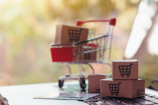 포토 JPG 해외이미지 산업 종이 컨셉 돈 인터넷 비즈니스 휴가 주택 사람없음 노트북 쇼핑 세일 상점 디지털 웹 카트 화물 시장 E 구매 상품 가격 사이버 상업 소매 온라인 물류 전자상거래 매각 목록 무료 공급 해외202004 해외포토 알파벳 건물 전자제품 운송업 재산 파일형식 이미지허브