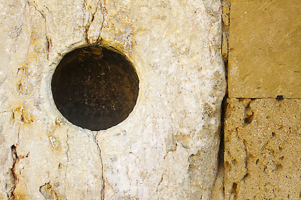 포토 JPG 해외이미지 모양 벽 백그라운드 건축양식 사람없음 건물 블록 원형 구멍 스페인 폐허 질감 옛날 해외202004 해외포토 도형 건축물 건축 유럽 파일형식 이미지허브