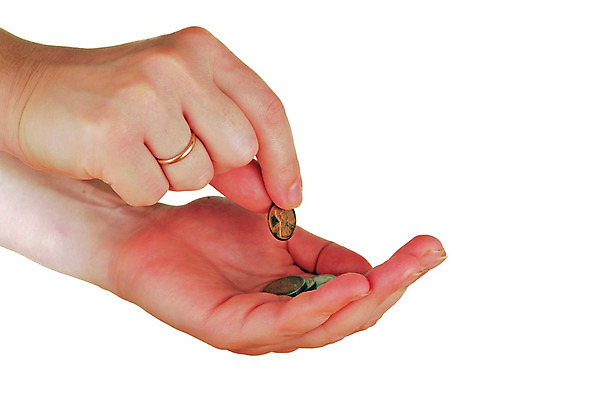 포토 JPG 해외이미지 라이프스타일 손 여자 컨셉 돈 손가락 성공 아이디어 기술 손바닥 사람없음 금융 동전 화목 침묵 엄지손가락 신선 행운 재산 우아함 도박 구매 매끈함 가난 유혹 오브젝트 속도 주기 투자 상업 결제 소매 대출 빚 고립 구역 페니 자선단체 해외202004 해외포토 비즈니스 모션 사람 생활 신체부위 경제 쇼핑 소리 감각 그룹 자선 파일형식 이미지허브