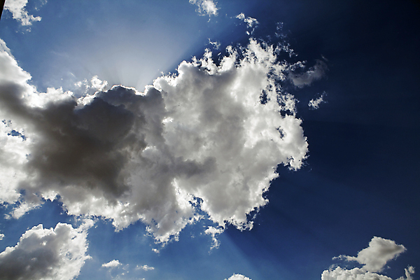 포토 JPG 해외이미지 구름 백그라운드 패턴 자연 하늘 추상 사람없음 야외 파란색 빛 햇빛 태양 어둠 회색 광선 질감 해외202004 해외포토 자연요소 컬러 무늬 생태계 파일형식 이미지허브