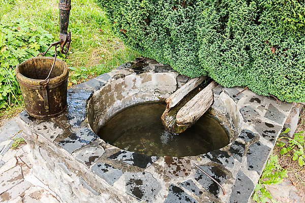 포토 JPG 해외이미지 전통 꽃 종교 문화 여행 건축양식 하늘 지붕 휴가 산 주택 경사 사람없음 건물 목재 장식 문 정원 영혼 역사 심볼 박물관 수도원 루마니아 수녀원 수목 옛날 트란실바니아 해외202004 해외포토 나무 식물 건축물 건축 유럽 재료 파일형식 이미지허브