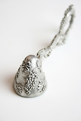 포토 JPG 해외이미지 디자인 패턴 장신구 포도 손잡이 사람없음 장식 은색 해외202004 해외포토 컬러 무늬 과일 파일형식 이미지허브