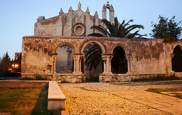 포토 JPG 해외이미지 종교 조각 건축양식 미술 사람없음 장미 교회 여행객 이탈리아 도시 떨어짐 아치 신성 신화 기념물 그리스인 천연기념물 보호구역 정문 회복 스타일 해외202004 해외포토 서양인 건축 꽃 유럽 컨셉 종교건축 문화예술 사람 건물 문 구역 파일형식 이미지허브