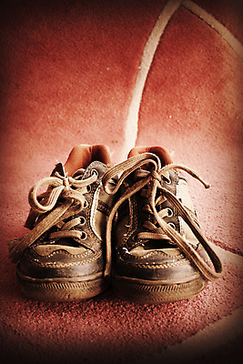 포토 JPG 해외이미지 라이프스타일 어린이 스포츠 백그라운드 운동화 신발 부츠 건강 사람없음 빨간색 파란색 달리기 조깅 운동 갈색 유행 회색 야구 스케이트 수확 테니스 쌍 클래식 복고 캔버스 먼지 진흙 고무 고립 그런지 양발 옛날 울퉁불퉁 중고 해외202004 해외포토 스포츠용품 컬러 컨셉 농업 모션 사람 생활 구기 파일형식 이미지허브