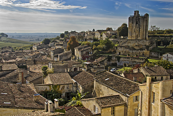 포토 JPG 해외이미지 구름 유럽 종교 여행 건축양식 하늘 지붕 풍경 사람없음 야외 건물 관광지 세계 교회 와인 프랑스 도시 역사 재산 땅 옛날 해외202004 해외포토 자연요소 건축물 건축 나라 종교건축 주류 금융 파일형식 이미지허브