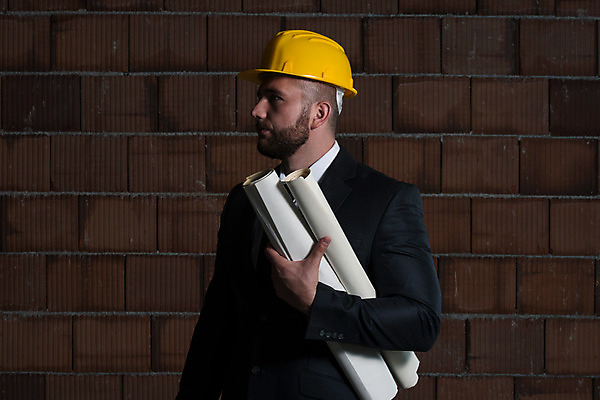 포토 JPG 해외이미지 백인 직업 남자 행복 산업 종이 포즈 비즈니스 성공 노동자 한명 서기 사람 인종 정장 성인 야외 건물 사무실 팔짱 업무 비즈니스맨 엔지니어 닫기 헬멧 건축가 동료 경영자 리더 청사진 계약자 고용 정중 해외202004 해외포토 서양인 1 건축물 옷 감정 컨셉 관계 모션 구직 작업 직장인 기술자 보호장비 계약 채용 파일형식 이미지허브