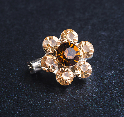 포토 JPG 해외이미지 나비 백그라운드 목걸이 장신구 선물 사람없음 장식 빛 유행 금속 수확 골동품 바위 흰색 황금 고급 크리스탈 보석 복고 브로치 고립 옛날 팬던트 해외202004 해외포토 컬러 곤충 컨셉 농업 재질 돌_바위 광석 파일형식 이미지허브