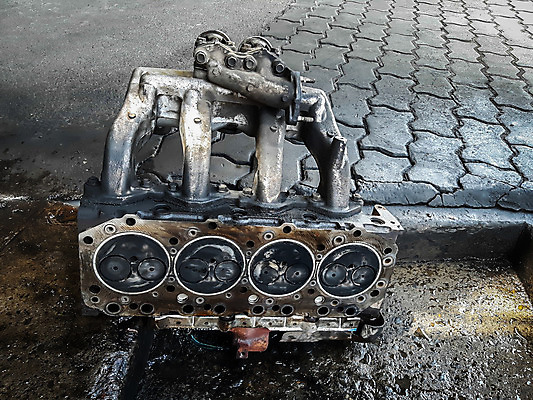 포토 JPG 해외이미지 산업 부분 교통시설 자동차 사람없음 머리 금속 기계 블록 4 수리 휘발유 서비스 엔진 모터 실린더 옛날 차고 해외202004 해외포토 육상교통 교통 재질 신체부위 숫자 석유 시설 파일형식 이미지허브