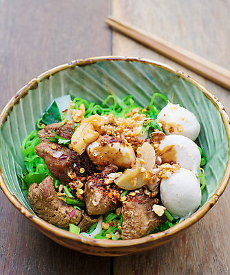 포토 JPG 해외이미지 전통 음식 백그라운드 채소 재료 태국 탁자 건조 파슬리 건강 육류 돼지고기 요리 동양인 사람없음 초록색 식사 저녁식사 중국 튀김 흰색 신선 면 뜨거움 사발 먹기 메뉴 국수 매움 레시피 점심식사 스타일 해외202004 해외포토 아시아 컬러 가구 식재료 모션 인종 면류 사기그릇 맛 파일형식 이미지허브