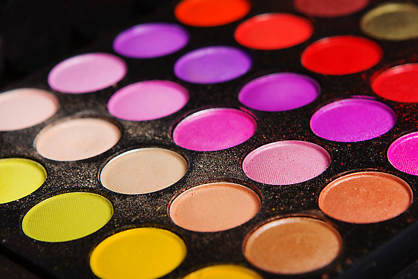 포토 JPG 해외이미지 직업 여자 얼굴 분홍색 백그라운드 장신구 그림자 사람없음 빨간색 파란색 빛 세트 컬러풀 유행 검은색 페인트 화장품 흰색 화려 팔레트 어플리케이션 가루 볼터치 수집 오브젝트 질감 만들기 아이섀도 조립 돌봄 해외202004 해외포토 컬러 컨셉 모션 사람 신체부위 화장 뷰티 파일형식 이미지허브