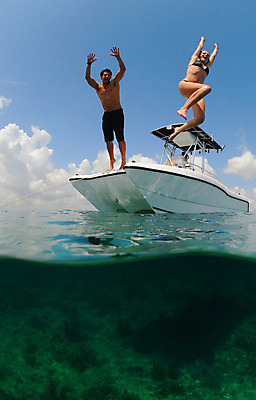 포토 JPG 해외이미지 주간 커플 여자 남자 하늘 휴식 서기 성인 야외 두명 여름휴가 바캉스 달리기 햇빛 여행객 맑음 점프 신혼여행 포니테일 여름라이프 성인남자만 성인여자만 성인만 해외202004 해외포토 자연요소 라이프스타일 헤어스타일 결혼 컨셉 관계 모션 날씨 휴가 사람 태양 남자만 여자만 파일형식 여름_계절 이미지허브