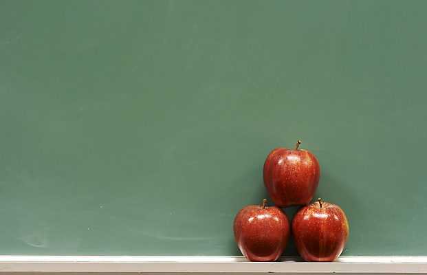 포토 JPG 해외이미지 교육 백그라운드 컨셉 통신 교실 학교 사람없음 초록색 쪽지 공백 판넬 수학 메시지 사과 스마트 대학교 카피스페이스 해외202004 해외포토 컬러 과일 교과목 파일형식 이미지허브