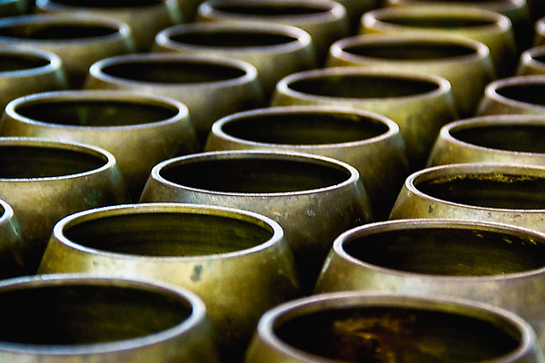 포토 JPG 해외이미지 전통 아시아 종교 문화 백그라운드 불교 오렌지 태국 아침 사람 동양인 사람없음 노란색 축제 사찰 사발 승려 주기 숭배 신앙심 해외202004 해외포토 주간 나라 컬러 과일 종교건축 모션 인종 사기그릇 성직자 파일형식 이미지허브