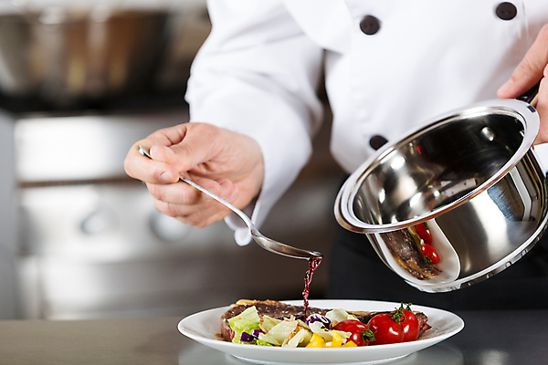 포토 JPG 해외이미지 손 음식 유니폼 토마토 탁자 호텔 파슬리 육류 선물 스테이크 요리 한명 사람 장식 주방 식당 요리사 주스 샐러드 바 발표 냄비 난로 준비 해외202004 해외포토 직업 1 옷 음료 가구 채소 식재료 숙소 서양음식 신체부위 상점 솥 난방기 파일형식 이미지허브