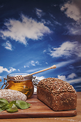 포토 JPG 해외이미지 식물 구름 전통 음식 빵 조각 백그라운드 다이어트 채소 과일 자연 탁자 하늘 아침 치즈 건조 파스타 건강 옥수수 씨앗 사람없음 목재 파란색 빛 갈색 주방 식사 빵집 맛 아침식사 상품 굽기 향수 준비 유기농 심플 밀가루 꿀 덩어리 작살 호밀 귀리 해외202004 해외포토 주간 자연요소 나무 웰빙 컬러 가구 컨셉 재료 유제품 곡류 서양음식 상점 화장품 가루 구이 생태계 파일형식 이미지허브