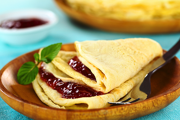 포토 JPG 해외이미지 식기 접시 음식 포크 딸기 디저트 사람없음 가로 케이크 식사 펼침 튀김 신선 달콤 잼 가득함 팬케이크 마멀레이드 접기 채식주의자 핸드메이드 크레이프 해외202004 해외포토 과일 모션 소스_음식 맛 채식 파일형식 이미지허브