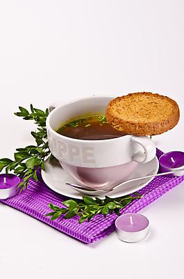 포토 JPG 해외이미지 접시 음식 겨울 다이어트 채소 따뜻함 건강 육류 요리 사람없음 빨간색 초록색 주방 식당 식사 저녁식사 중국 당근 소고기 흰색 뜨거움 사발 수프 냄비 칼로리 바질 해외202004 해외포토 식기 계절 아시아 컬러 식재료 뿌리채소 상점 사기그릇 솥 파일형식 이미지허브